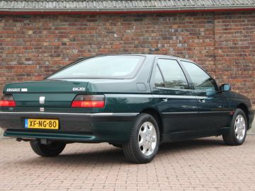 Peugeot 605